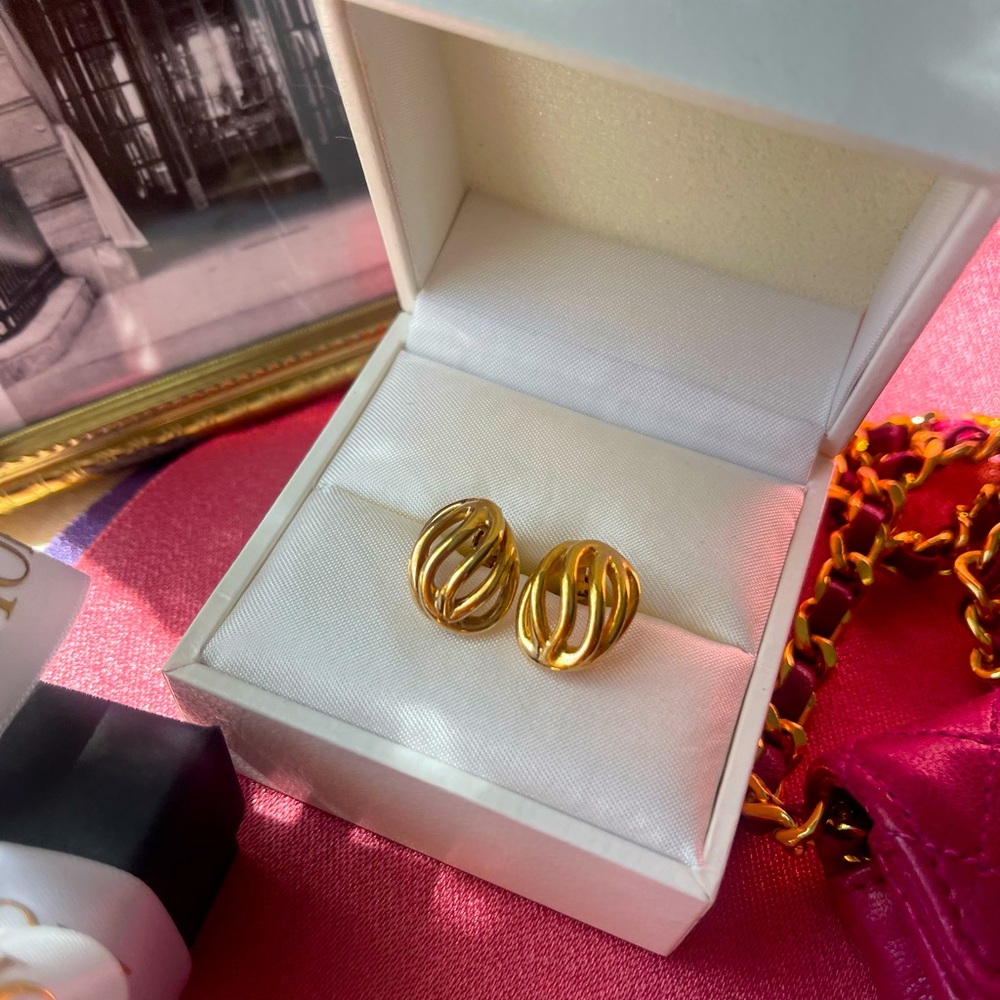 ❌SOLD❌Vintage 80s Christian Dior Design Clip Earrings ✨